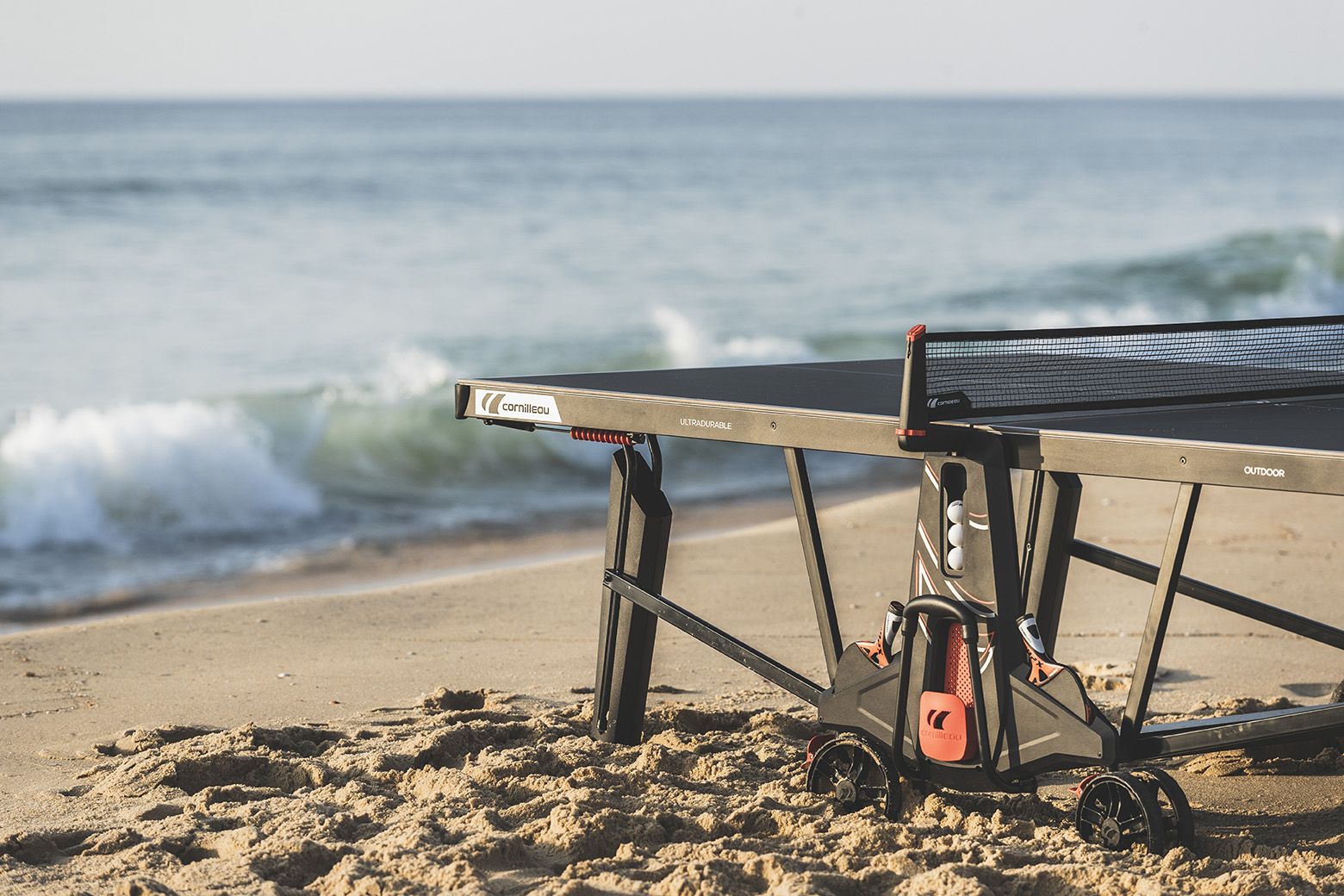 Gymstick Cornilleau 700X Performance Outdoor Tennis Table - Black kilpatason ulkopingispöytä